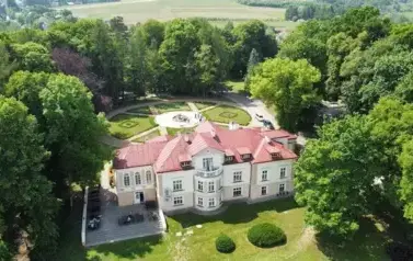 Fotografie Zesp&oacute;ł Pałacowo-Parkowy Hadle Szklarskie 1