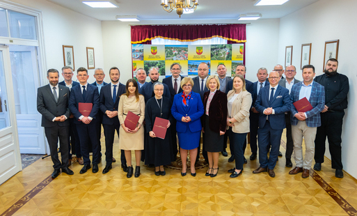 Wsparcie dla zabytków – wręczenie promes w Hadlach Szklarskich